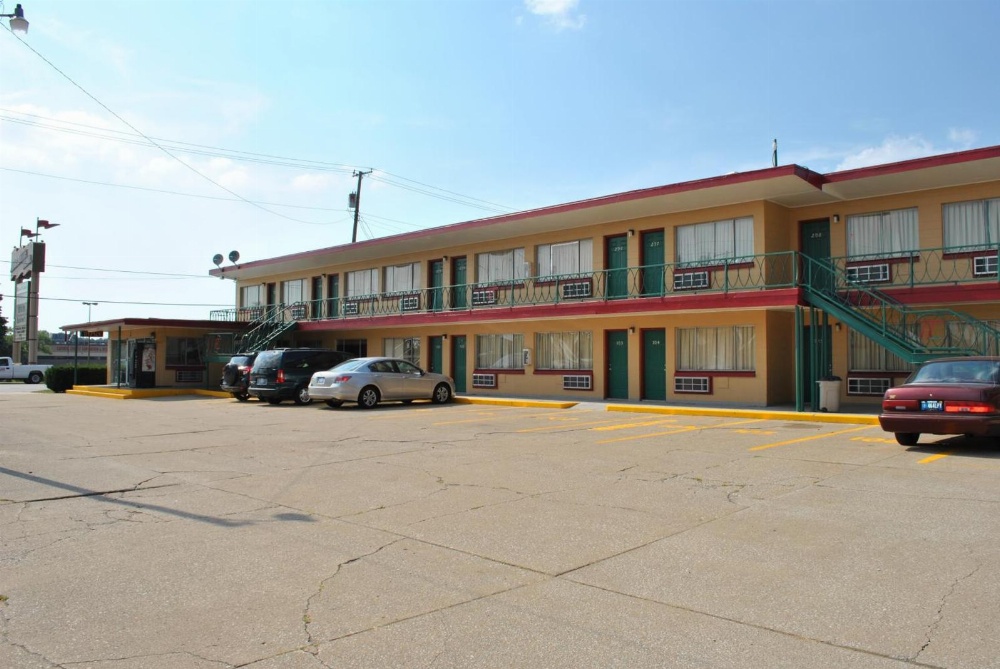 Travel Inn Motel Michigan City Main image
