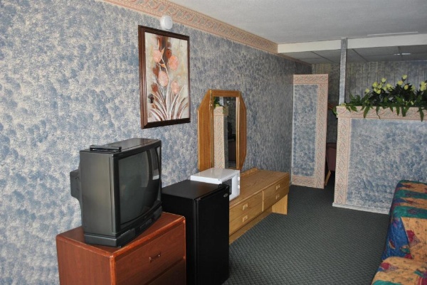 Travel Inn Motel Michigan City image 7